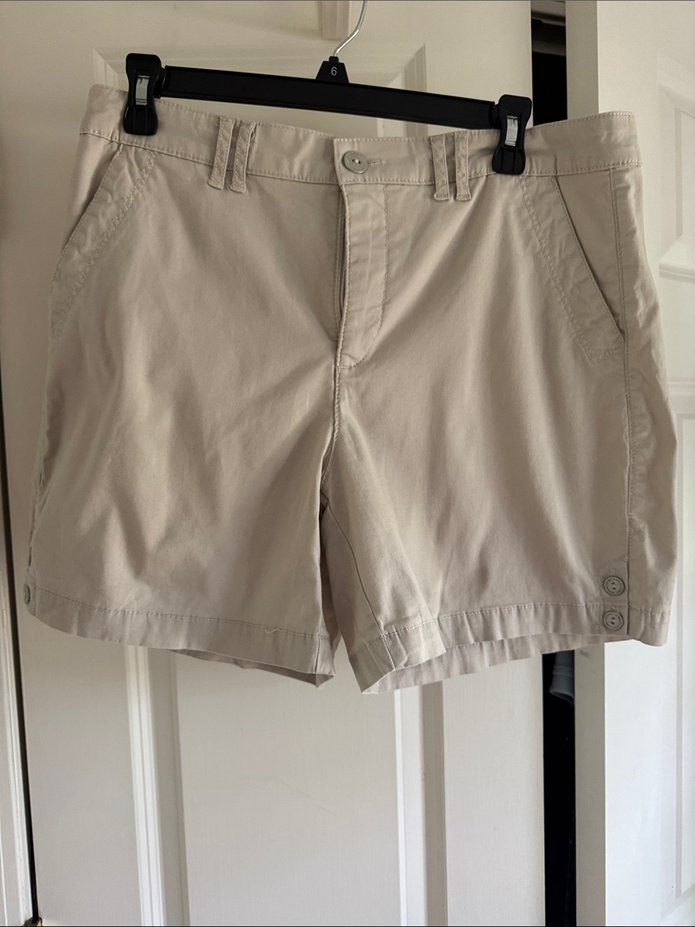 Gloria Vanderbilt Light Beige Flat-Front Shorts